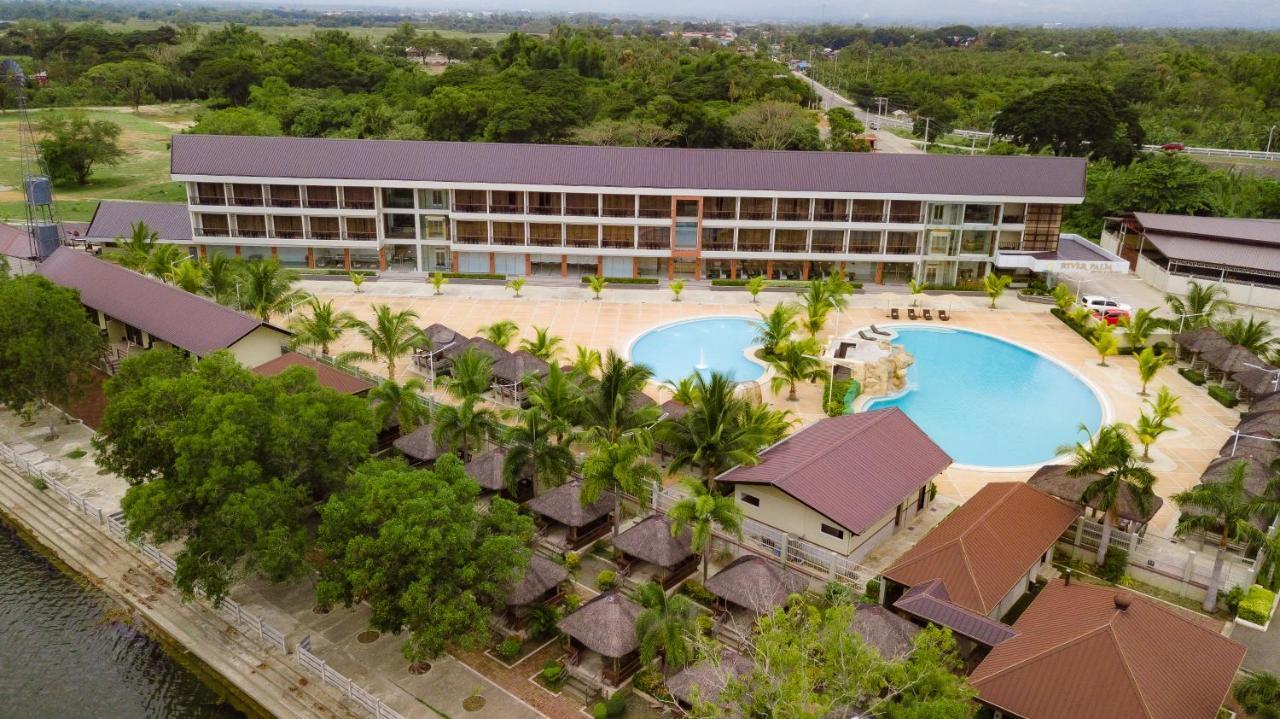 River Palm Hotel And Resort Powered By Cocotel Bugallon Eksteriør bilde